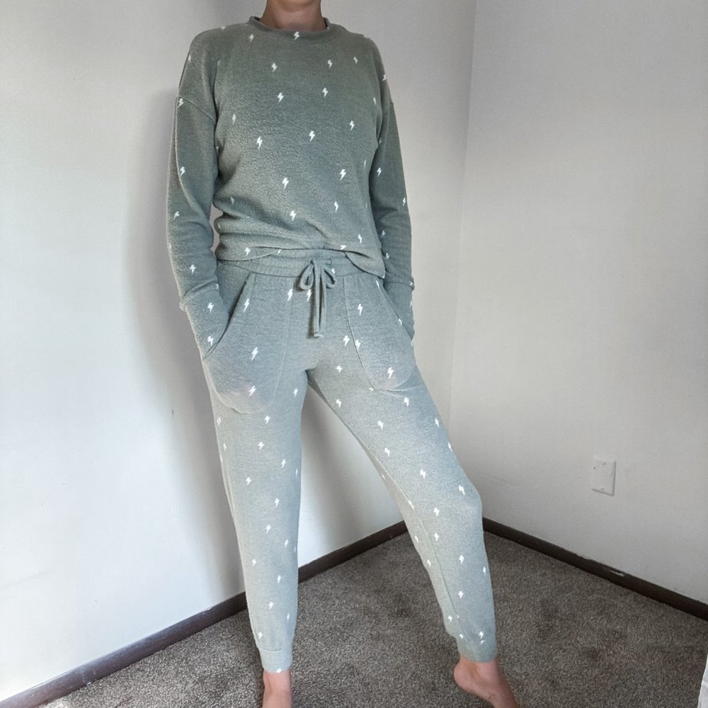 Sage Green Lightning Bolt Jogger Set Womens Size XS